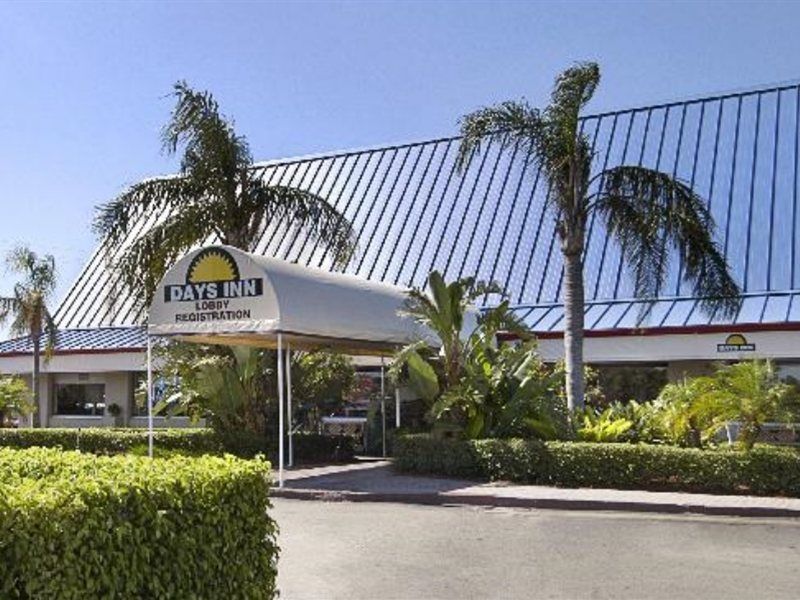 Days Inn By Wyndham West Palm Beach Exteriér fotografie