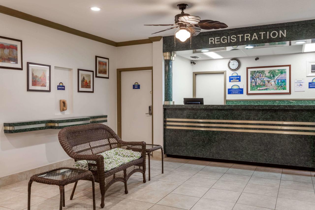 Days Inn By Wyndham West Palm Beach Exteriér fotografie