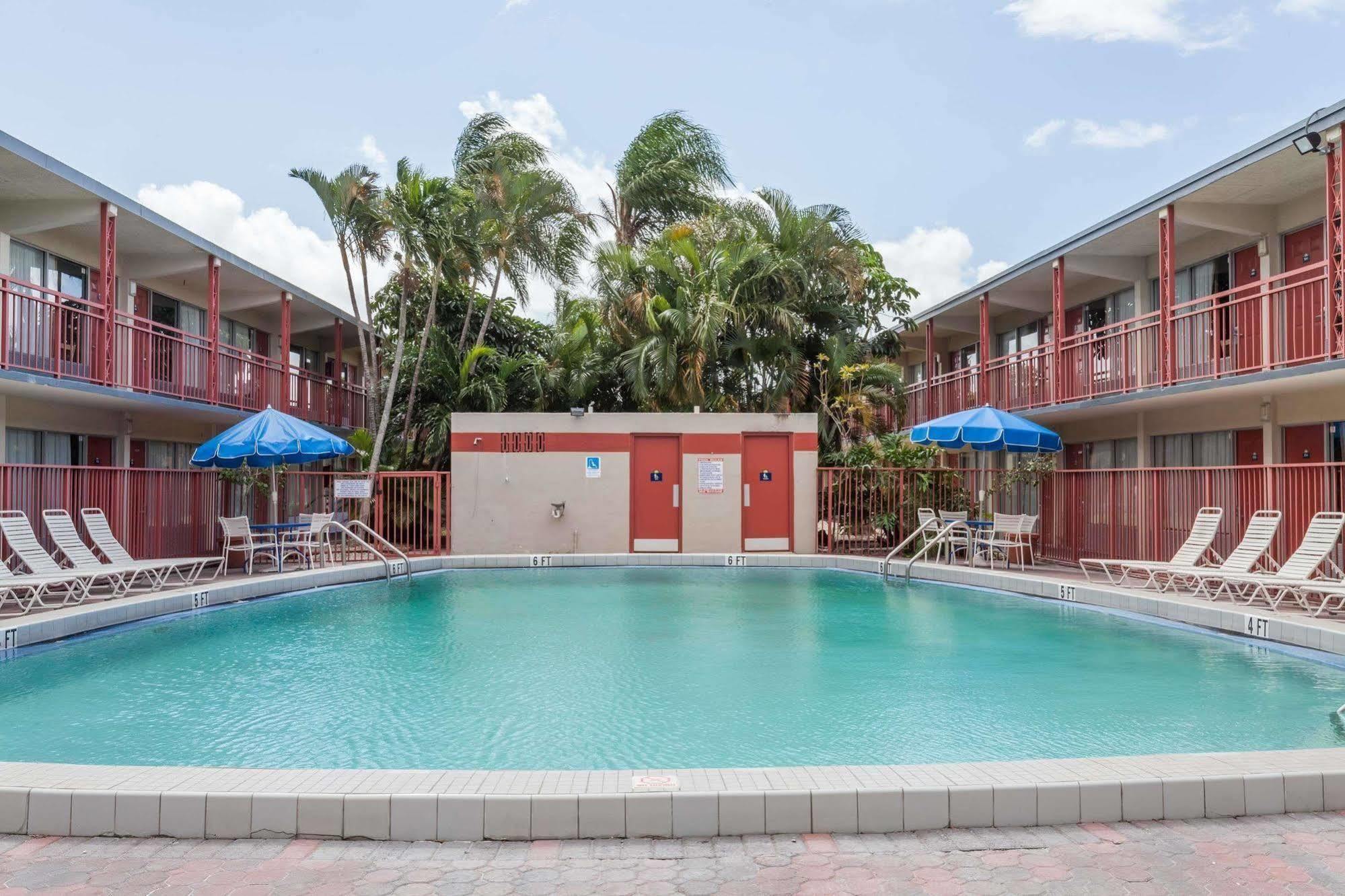 Days Inn By Wyndham West Palm Beach Exteriér fotografie